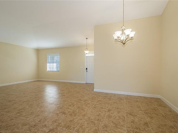 4th image of 3047 Youngford St
