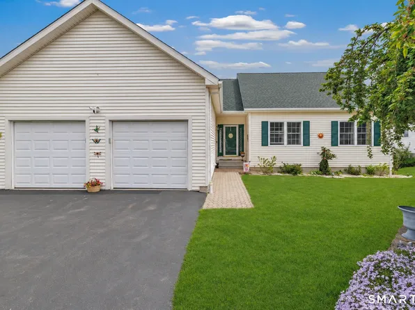18 Hickory Hill, Shelton, CT 06484