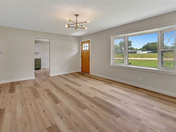 3rd image of 6701 Ellen Dr