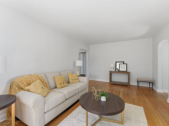 4th image of 2405 31st St #A