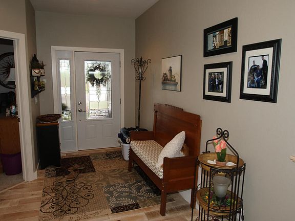 3rd image of 80 Helen Ave