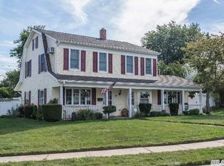 42 Spring Ln, Levittown, NY 11756