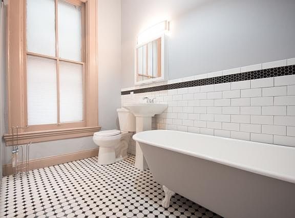 5th image of 819 W Altgeld St APT 1