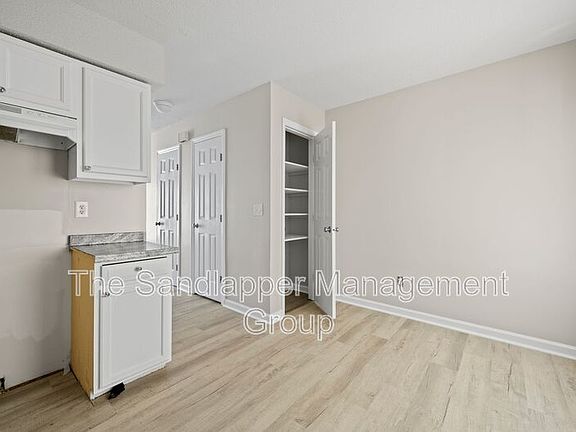 5th image of 119 Langley Dr #A