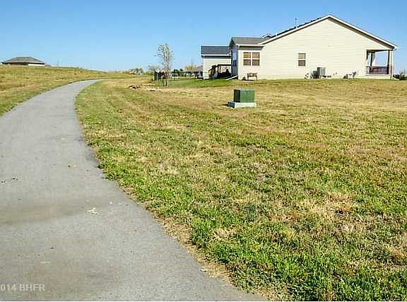 5th image of 1600 11th St SE
