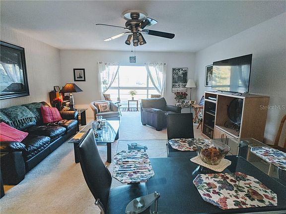 3rd image of 4200 Ironwood Cir APT 204B