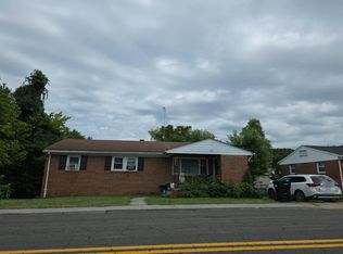 865 E King St, Strasburg, VA 22657