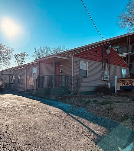 912 S Robberson Ave Photo 1