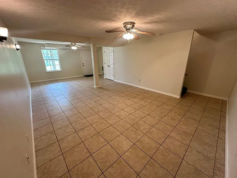 531 Hillcrest Dr #C — Photo 18