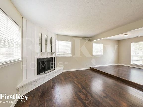 4th image of 3603 Canary Dr