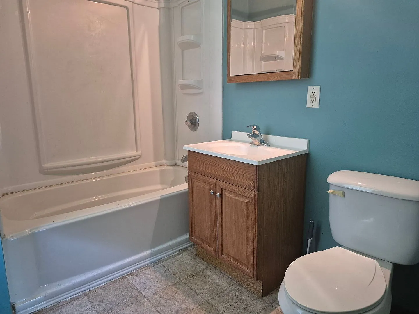 421 State Ave — Photo 2