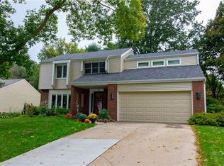 416 36th St, West Des Moines, IA 50265