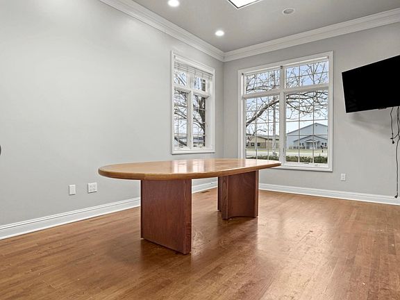 4th image of 1100 Degurse Ave #1