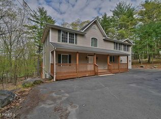 162 Falling Waters Blvd, Lackawaxen, PA 18435