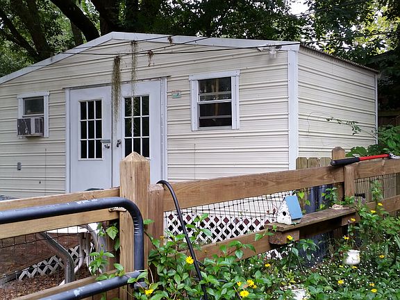 4th image of 2616 Edgemoor St