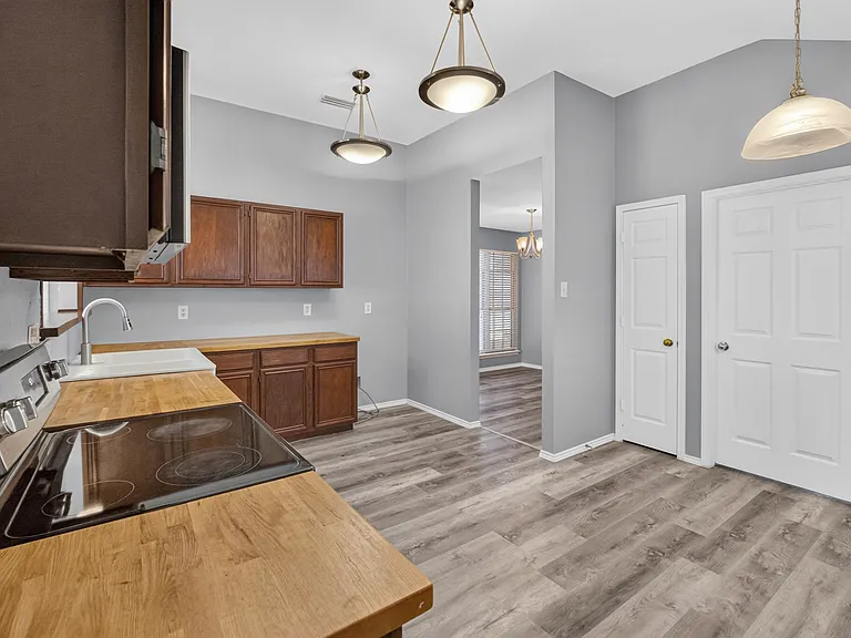 6318 Brookcrest Dr — Photo 15