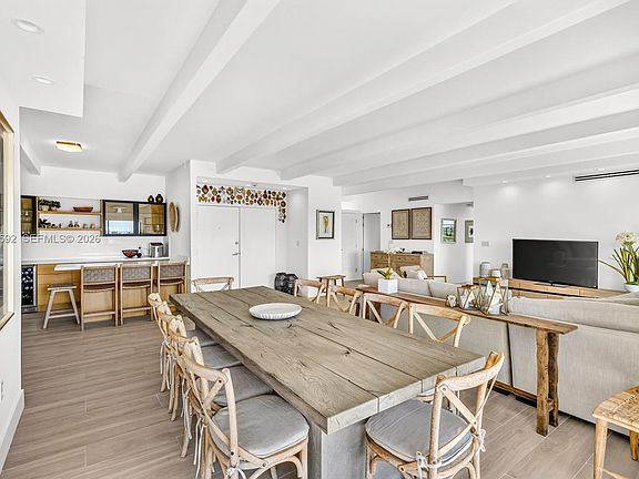 5th image of 575 Crandon Blvd APT 801