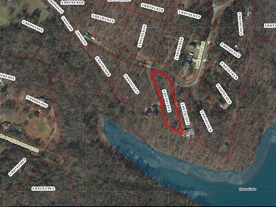 2nd image of Lake Grove Ln