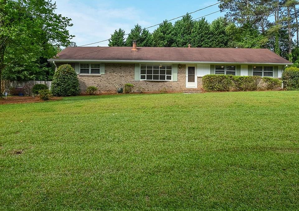 1st image of 371 Village Green Ct