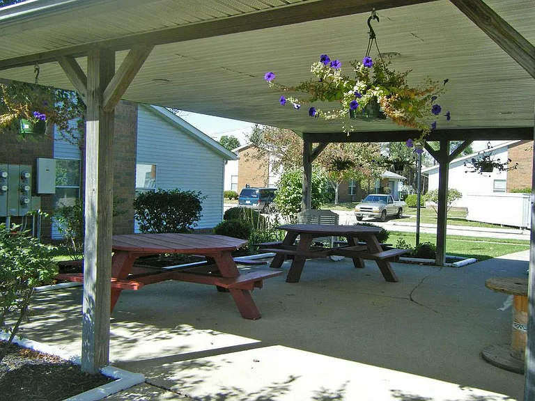 Crawford Manor Apartments — Photo 5