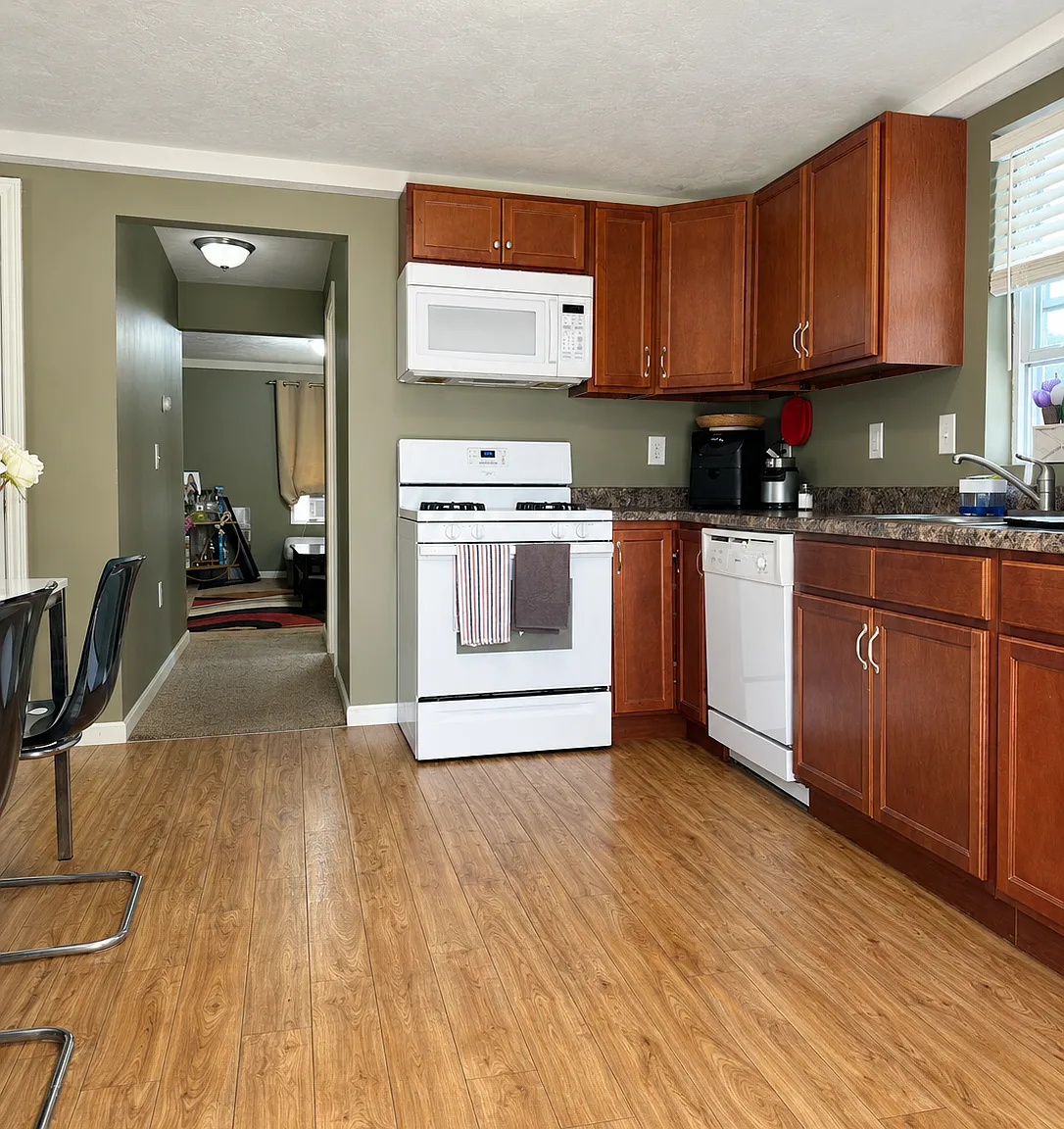2 bed, 800 sqft, $2,000 — Photo 4
