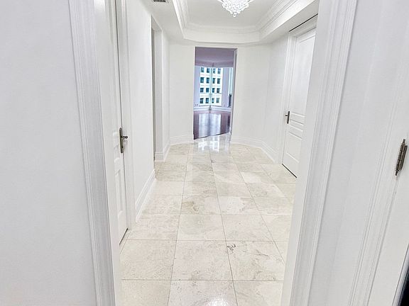 4th image of 10 Bellair St #602