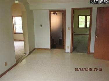 5th image of 901 Grace St
