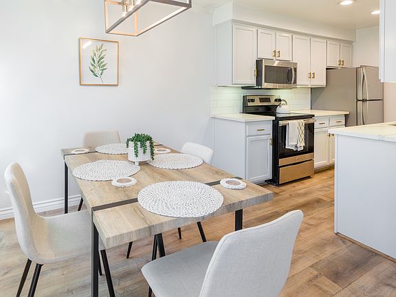4th image of 11836 Mayfield Ave APT 4