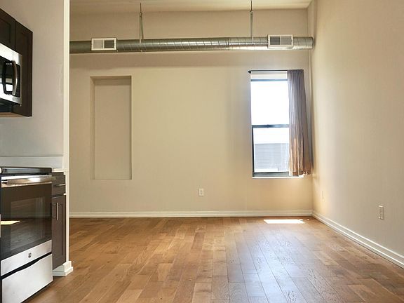 3rd image of 1135 N American St #301