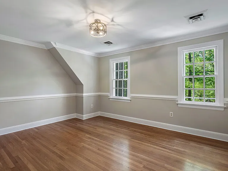 9900 Kingsbridge Rd — Photo 18