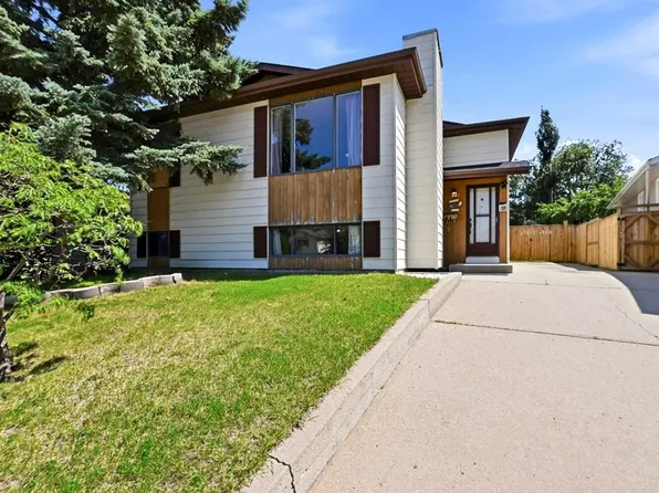 17 NW Gordon St, Red Deer, AB T4P 2L6