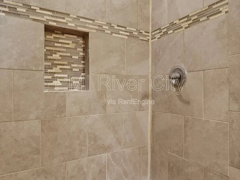 7608 Rain Forest Dr N — Photo 29
