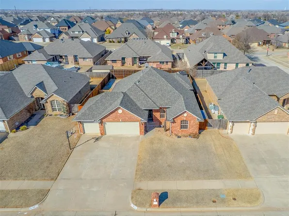 925 Tea Rose Dr, Yukon, OK 73099