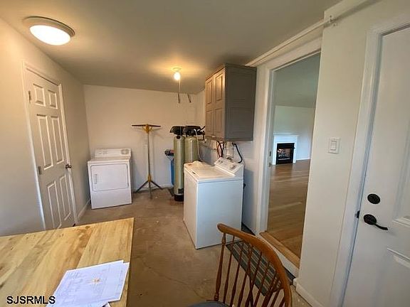 4th image of 929 Sea Sounds Ave #1