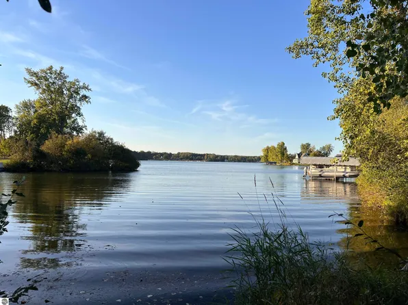 1178 Clubhouse Dr, Lake Isabella, MI 48893