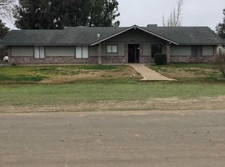 24349 Tropical Dr, Madera, CA 93638