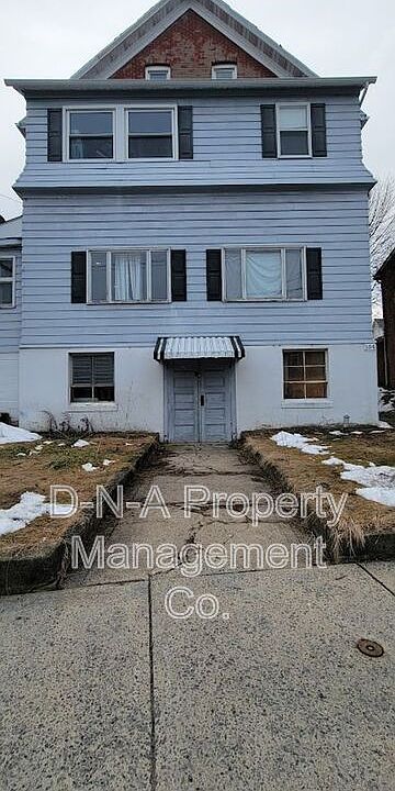 1st image of 154 Garibaldi Ave #3
