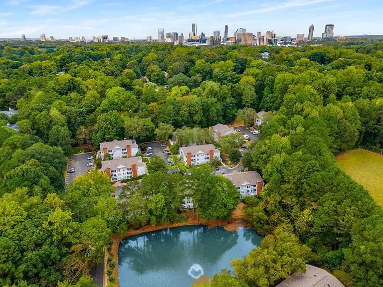 1292 Keys Lake Dr NE — Photo 3