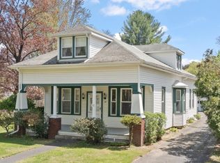28 Old Ln, Hudson, NY 12534