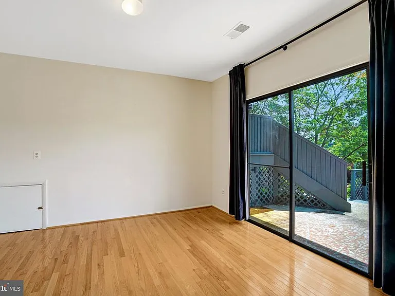 203 W Glendale Ave — Photo 35