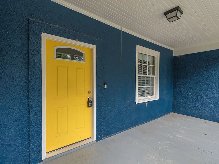 2056 McDowell St — Photo 4