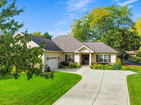 96 Muirfield Dr, Valparaiso, IN 46385