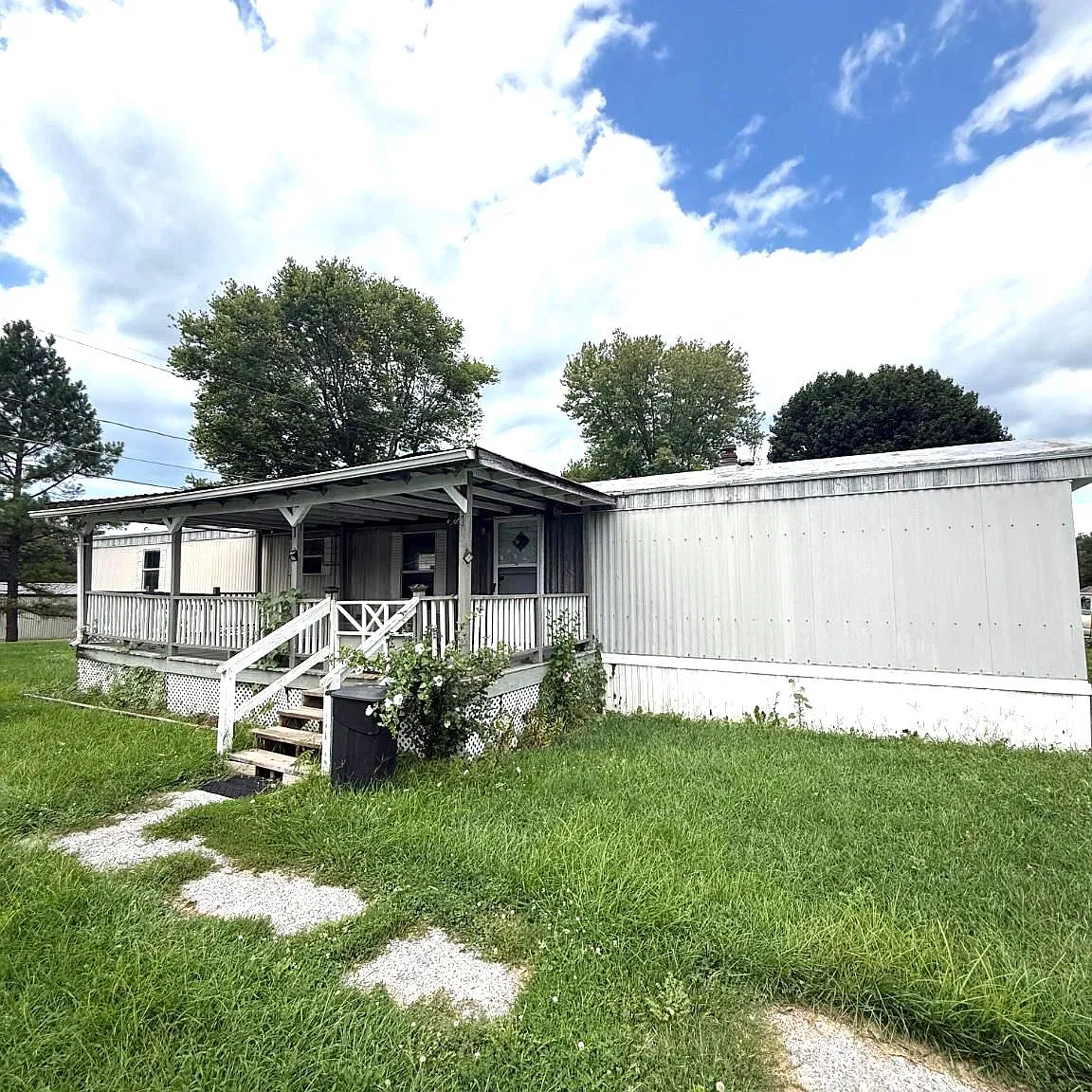 3 bed, 2.0 bath, 980 sqft, $1,400 — Photo 1