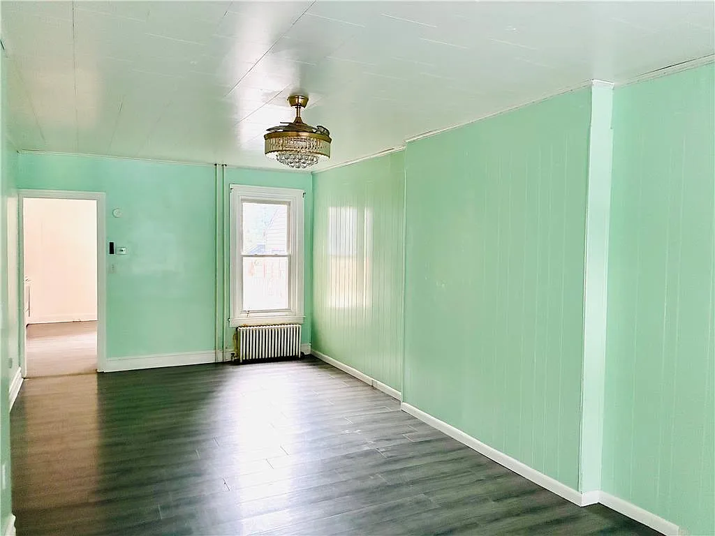 4 bed, 1.5 bath, 1392 sqft, $2,200 — Photo 3