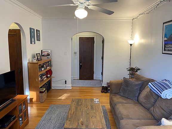 4th image of 512 W Belden Ave APT 3F
