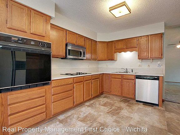 4th image of 10206 E Countryside Cir