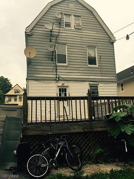 2nd image of 33 Wilson Pl