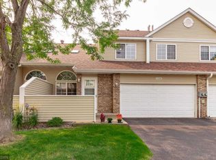 1136 Pecks Woods Dr, New Brighton, MN 55112