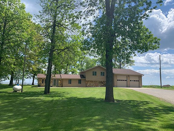 2nd image of 2516 N Peterson Beach Dr