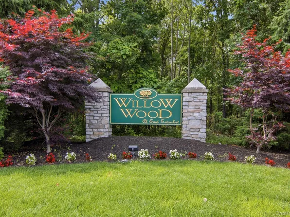 31 Willow Wood Drive, East Setauket, NY 11733